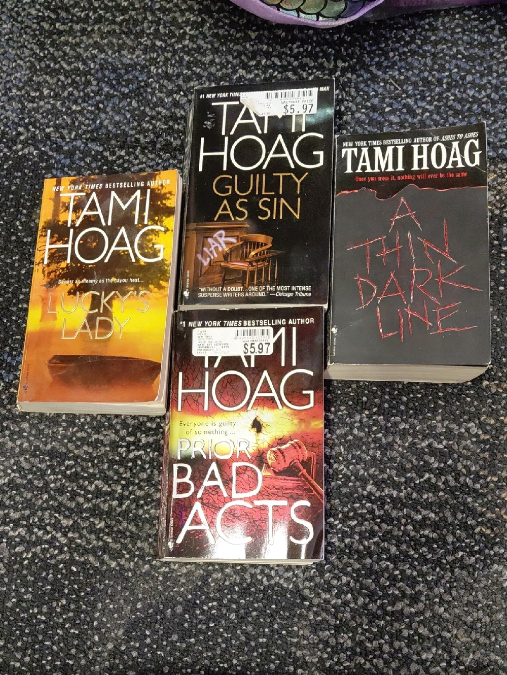 Tami Hoag Paperback Thriller Bundle